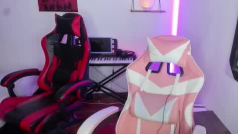  MIA AND PAUL online show from February 20, 3:28 am