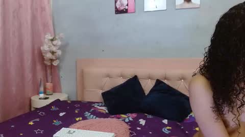 rosa_woolf online show from February 10, 1:03 pm