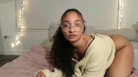 Rosalina online show from November 5, 5:31 am