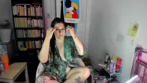 Snapshot of rose257044 chatting on October 5, 1:51 pm rose257044 online show from October 5, 1:51 pm