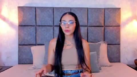 roseaurora online show from April 10, 12:21 pm