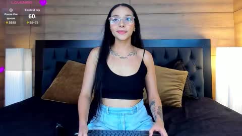 roseaurora online show from March 26, 12:43 pm