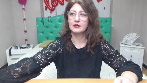 RoseHille online show from April 14, 6:11 pm