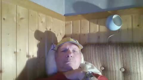 roses2u1958 online show from May 2, 8:14 pm