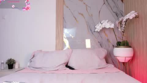   online show from February 7, 2:09 pm