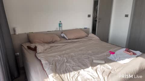 Roshelle online show from February 3, 8:18 am