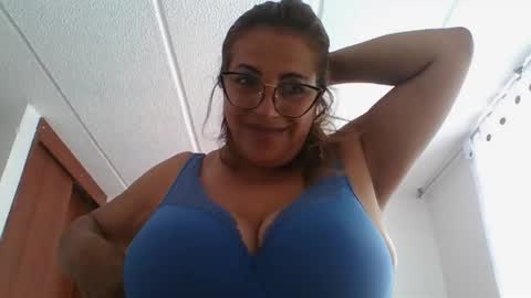 Snapshot of rossanalionheart chatting on February 9, 6:37 pm Rossana  online show from February 9, 6:37 pm