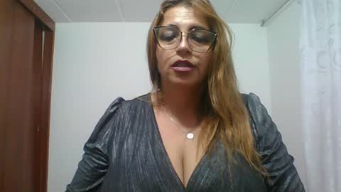 Snapshot of rossanalionheart chatting on February 8, 2:15 am Rossana  online show from February 8, 2:15 am