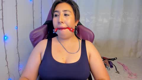 ROSSE DEMOND  online show from February 2, 9:33 pm