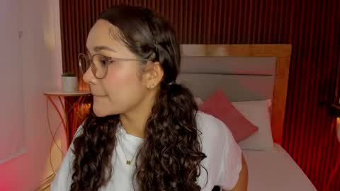 rossie_lanie_ online show from June 3, 7:52 pm