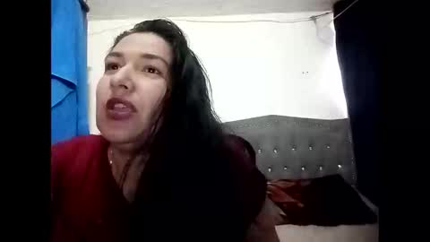 rossiteylor368516 online show from May 21, 6:14 pm