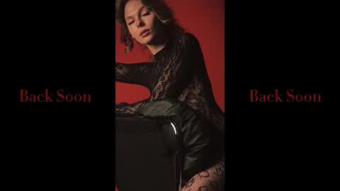 rosy_black_ online show from November 1, 4:28 pm