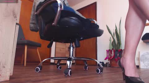 Snapshot of rousee_dawso chatting on October 18, 5:33 am Rouse online show from October 18, 5:33 am