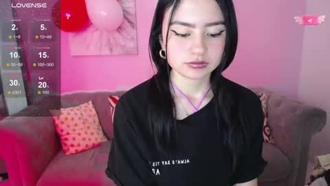 Snapshot of rousee_v chatting on February 14, 8:31 am Rousee online show from February 14, 8:31 am