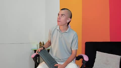 Rowan online show from April 25, 7:11 pm