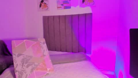 Roxane online show from February 3, 8:29 am