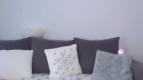 roxanneliss online show from December 14, 12:44 pm