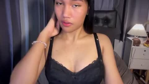 roxiethogersen online show from July 20, 9:01 am