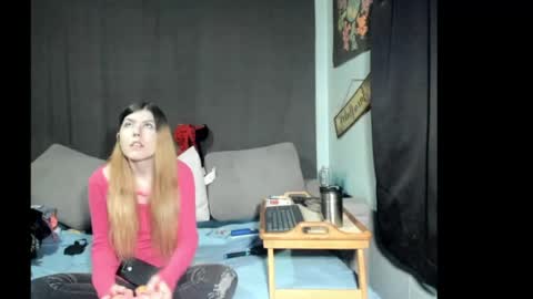 roxihazeleyes online show from April 3, 4:41 am