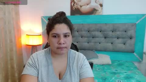 Snapshot of roxx_iie chatting on October 6, 2:40 am roxiie online show from October 6, 2:40 am