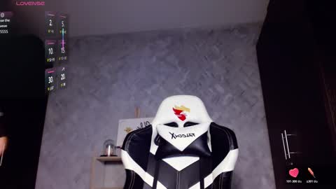 roxxi_2110 online show from January 16, 4:43 am