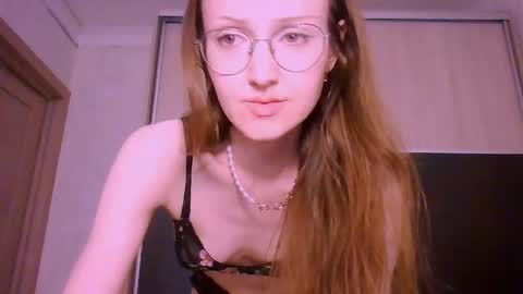 Roxxy Wharton online show from June 5, 11:59 am