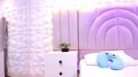 Roxy online show from February 1, 7:11 pm