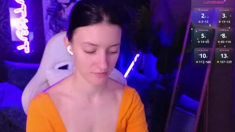 roxy_riot_ online show from April 14, 1:53 am