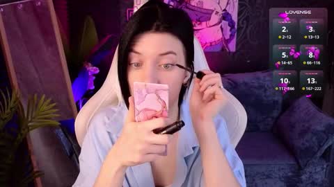 roxy_riot_ online show from November 18, 1:30 am