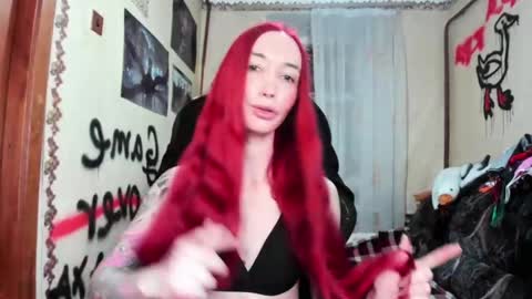 Roxy online show from April 4, 9:33 pm