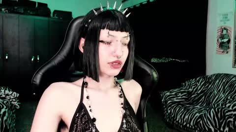 Roxy Independient model Help me to reach 50 thumbs up online show from January 17, 12:42 am