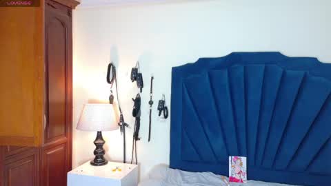 RoxyAron online show from May 16, 11:58 pm