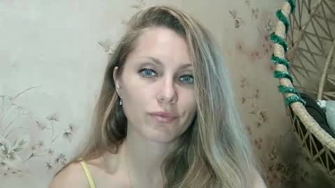 roxyfox18x01 online show from October 12, 2:42 pm