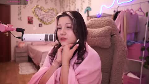 roxysuh online show from February 26, 7:56 am