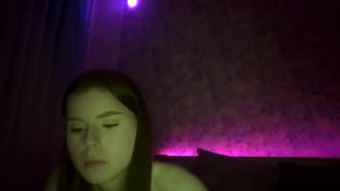 royalvelour online show from May 13, 7:23 pm