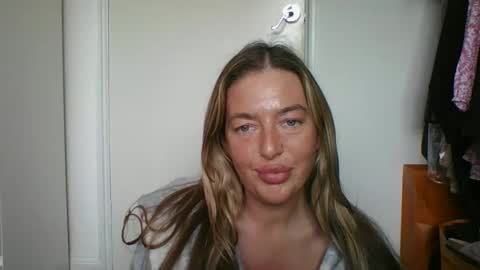 rubyredxxxoxxx online show from December 5, 1:31 pm