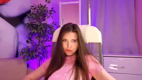 Snapshot of rubyvicee chatting on October 17, 7:56 am HELP me reach 20 thumbs up online show from October 17, 7:56 am