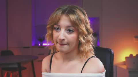 Mila online show from April 4, 5:20 pm