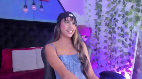 rue_zue online show from November 21, 1:09 pm