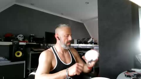 Snapshot of ruffi77 chatting on February 25, 1:53 pm Chico que rico Caliente online show from February 25, 1:53 pm