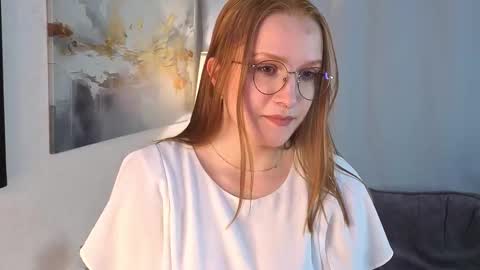 Hello im Nana online show from March 4, 5:15 am