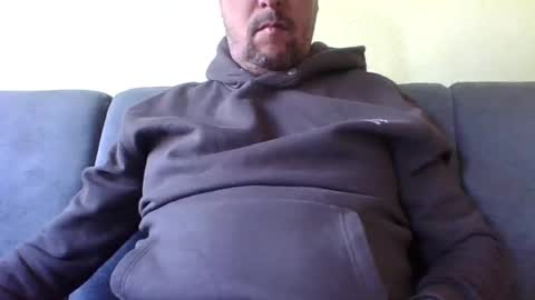 runner_1978 online show from March 12, 8:19 am