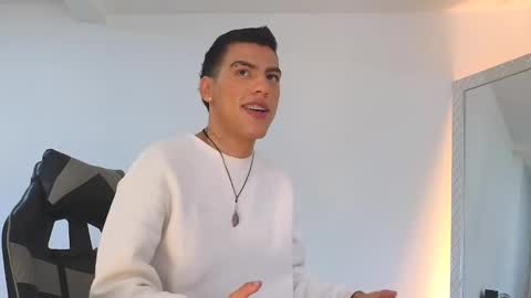  R U S S E L L  online show from October 5, 11:40 am