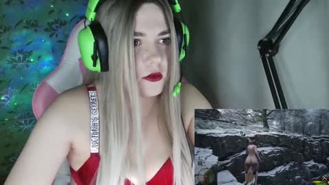 Tanyushka online show from January 19, 6:00 pm