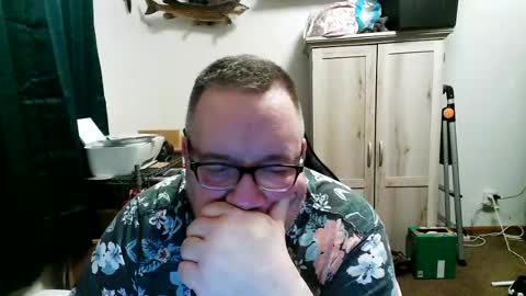 rwzar_1965 online show from August 4, 4:52 am