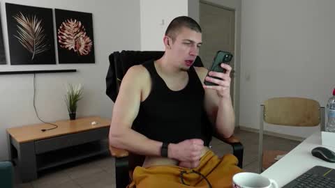 RYAN DOZER online show from March 15, 8:07 am