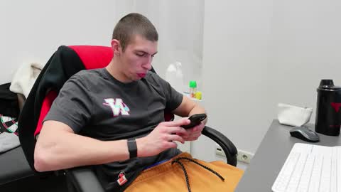 RYAN DOZER online show from November 22, 8:46 am