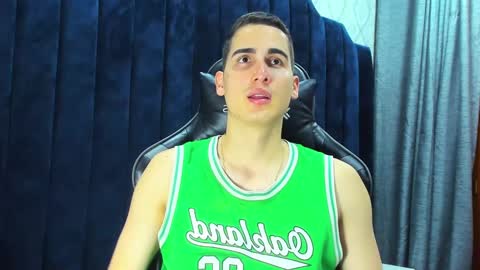 Ryan Levi online show from March 12, 9:03 pm