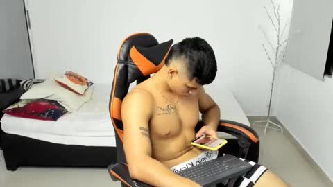 ryan_myerz online show from February 8, 7:28 pm
