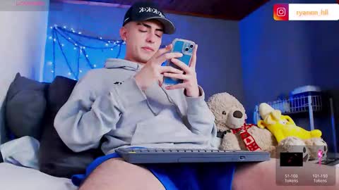 Ryannhill  online show from November 5, 6:48 am